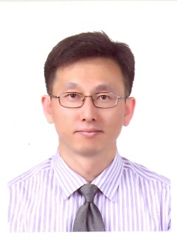 Researcher Myong, Rho Shin photo