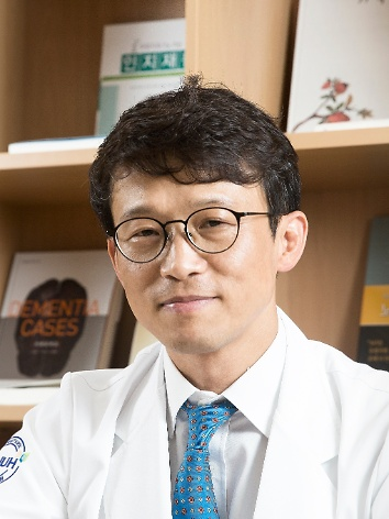 Researcher Kim, Bong Cho photo