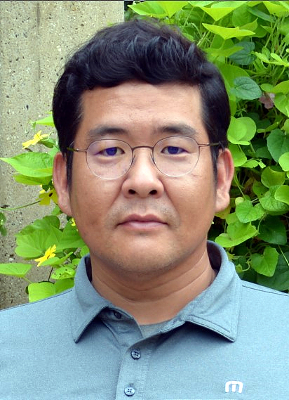 Researcher Shin, Keum Chul photo