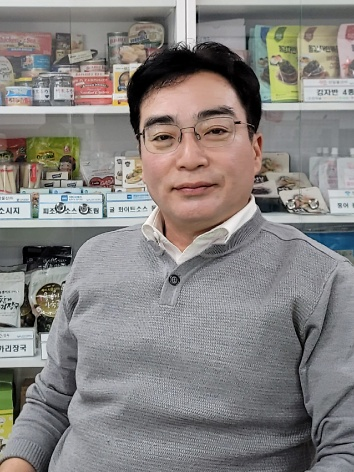 Researcher Lee, Jung Suck photo